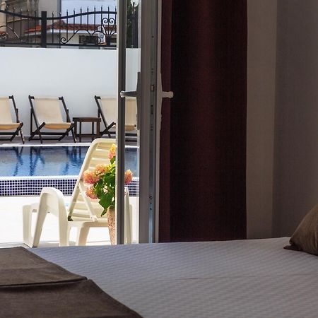 Hotel Akapulco Sutomore Luaran gambar