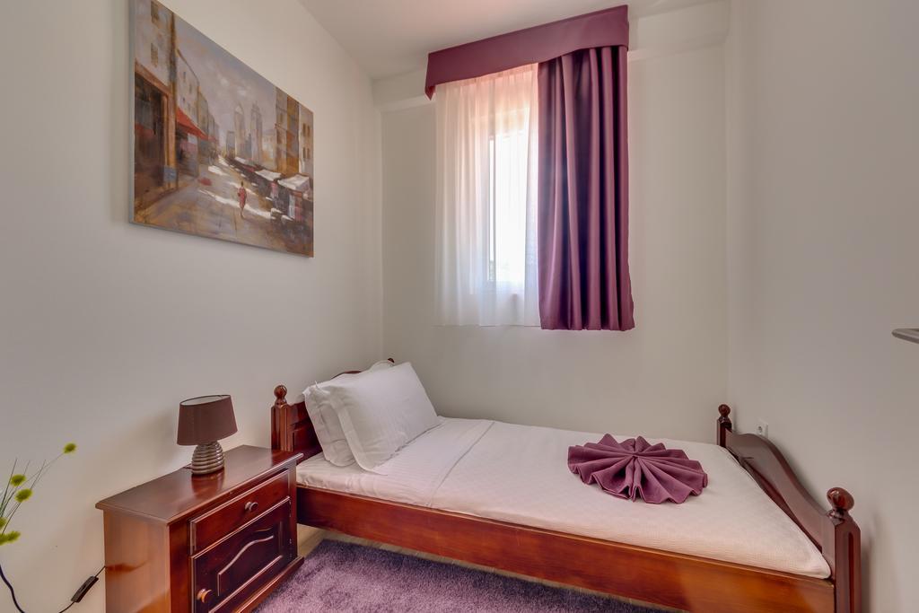 Hotel Akapulco Sutomore Luaran gambar