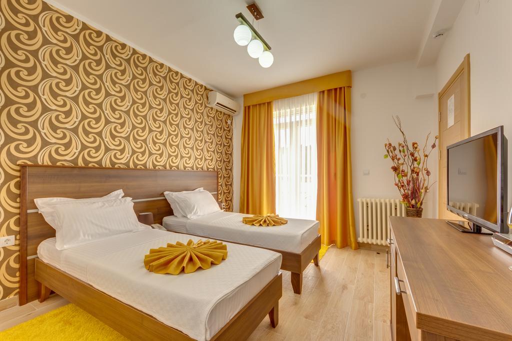 Hotel Akapulco Sutomore Luaran gambar