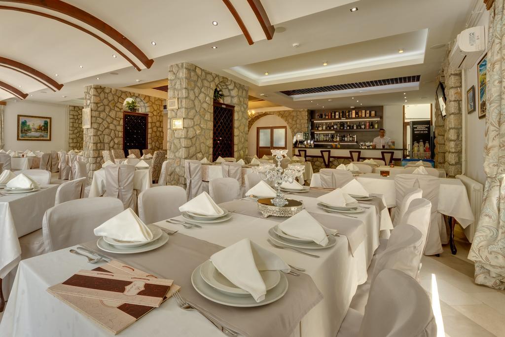 Hotel Akapulco Sutomore Luaran gambar