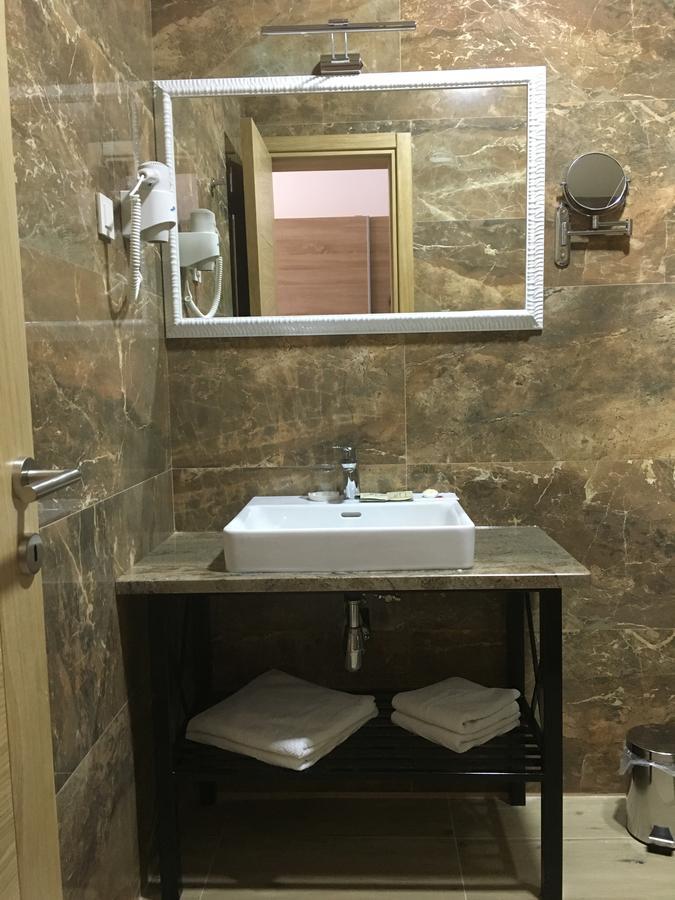 Hotel Akapulco Sutomore Luaran gambar
